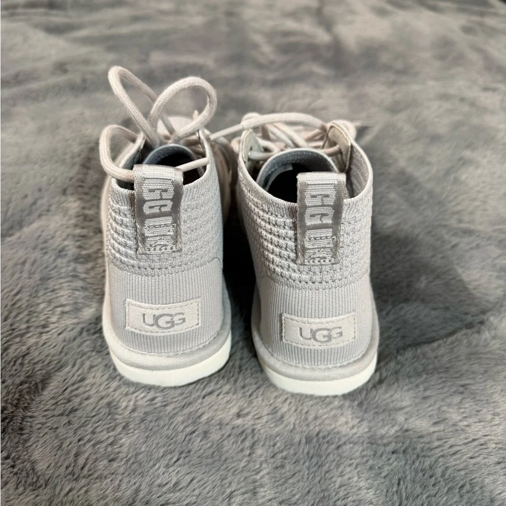 UGG Women Light Gray Knit Boots - Picture 7 of 8